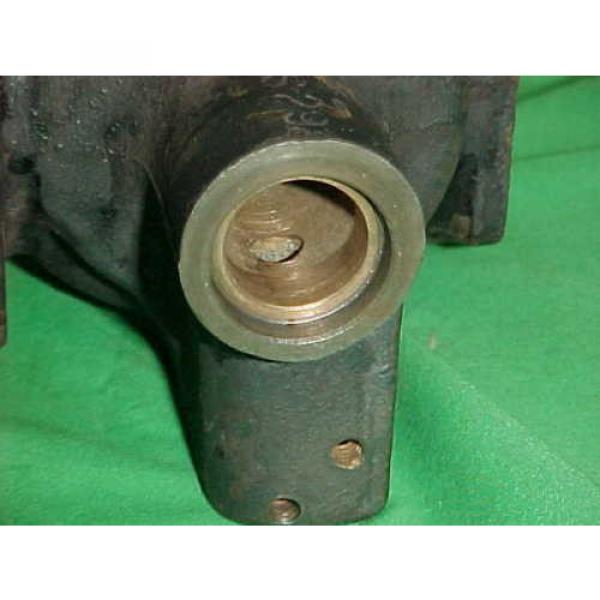 Maytag Multi Motor Twin Cylinder Model 72  GOOD Bearings &amp; Crankcase S-298 #4 image