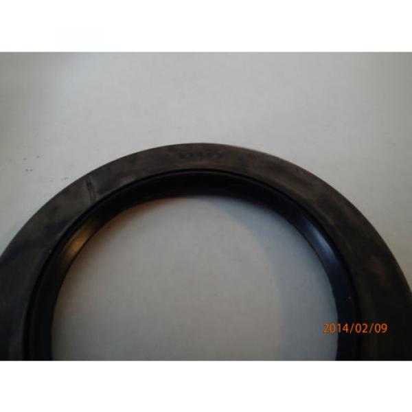 GM 27467 Oil Seal New Grease Seal CR Seal GM 1 Ton #3 image